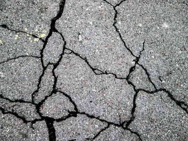 Driveway Crack Filling in Ringgold